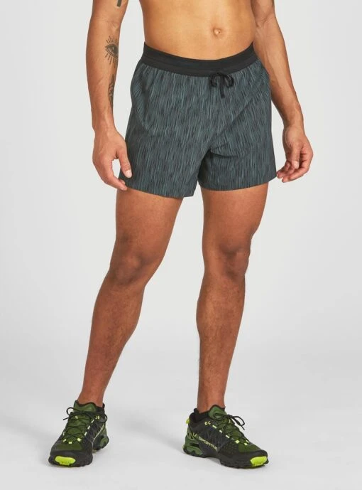 Janji Men's 5" AFO Middle Short -Running Sports Store ezgif.com gif maker 58 8e16a3b9 eda6 4404 b1e5 221d74b4e364